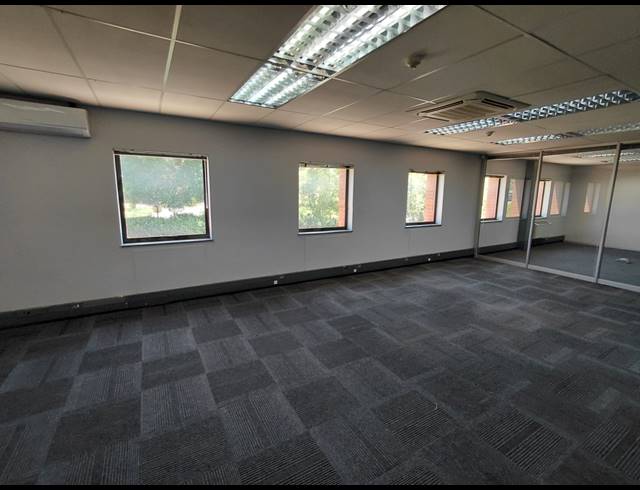 2,038M² OFFICE TO LET IN VORNA VALLEY